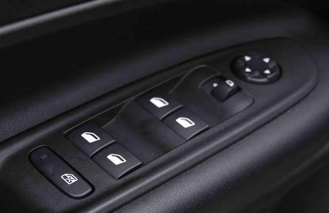 JEEP_JEEP_AVENGER_2654716_22.jpg JEEP_JEEP_AVENGER_2654716_22.jpg