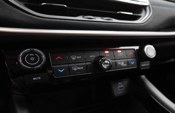 JEEP_JEEP_COMPASS_2549403_16.jpg