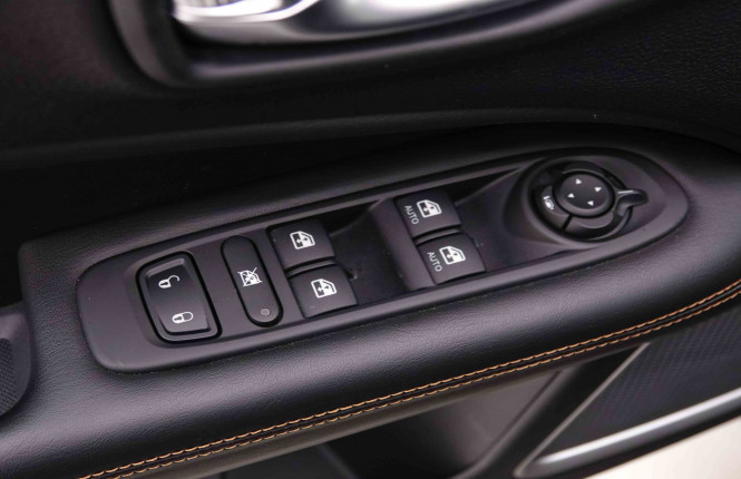 JEEP_JEEP_COMPASS_2549747_49.jpg