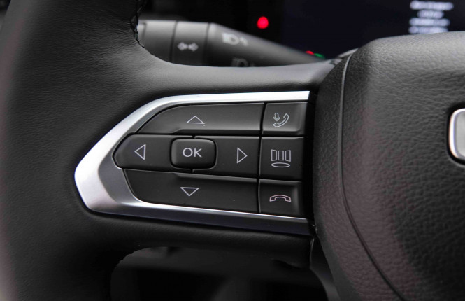 JEEP_JEEP_COMPASS_2551556_18.jpg JEEP_JEEP_COMPASS_2551556_18.jpg