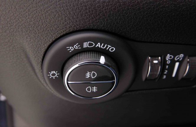 JEEP_JEEP_COMPASS_2551566_20.jpg JEEP_JEEP_COMPASS_2551566_20.jpg