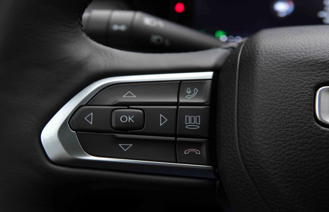 JEEP_JEEP_COMPASS_2551567_16.jpg JEEP_JEEP_COMPASS_2551567_16.jpg