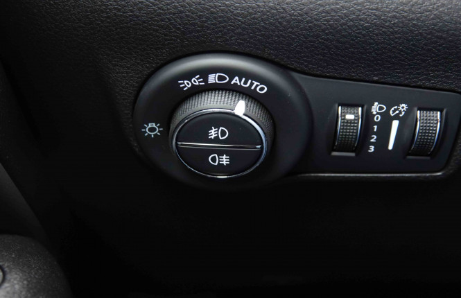 JEEP_JEEP_COMPASS_2551569_18.jpg JEEP_JEEP_COMPASS_2551569_18.jpg