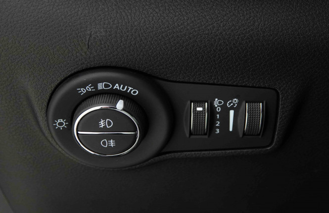 JEEP_JEEP_COMPASS_2652707_19.jpg