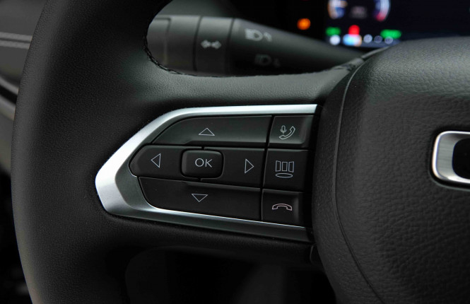 JEEP_JEEP_COMPASS_2652714_16.jpg