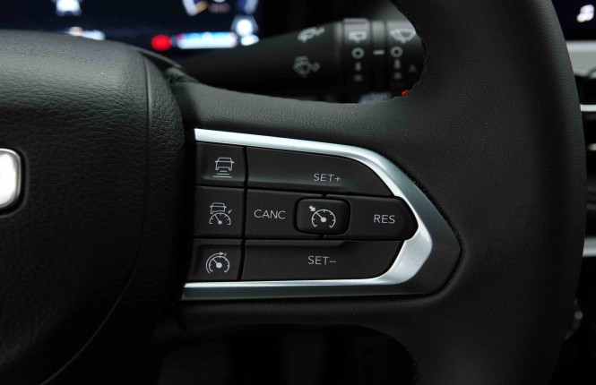 JEEP_JEEP_COMPASS_2652714_17.jpg