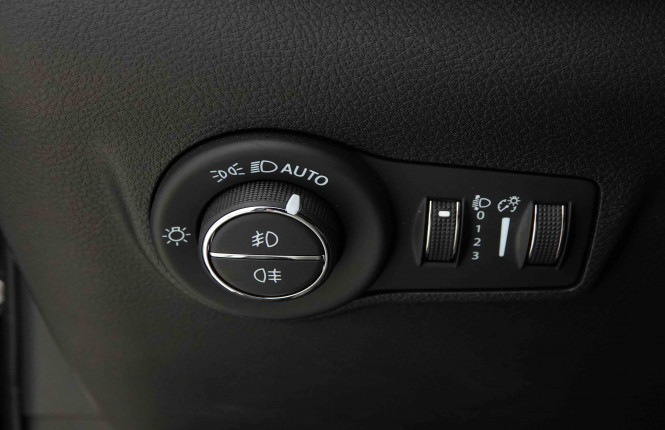JEEP_JEEP_COMPASS_2652714_18.jpg