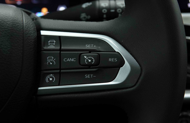 JEEP_JEEP_COMPASS_2653570_18.jpg