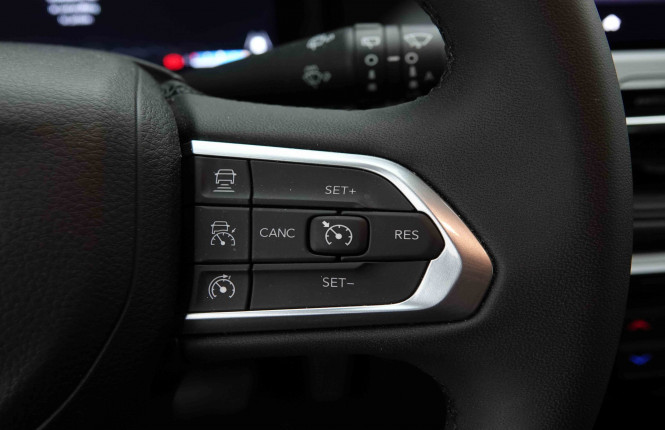 JEEP_JEEP_COMPASS_2653670_18.jpg