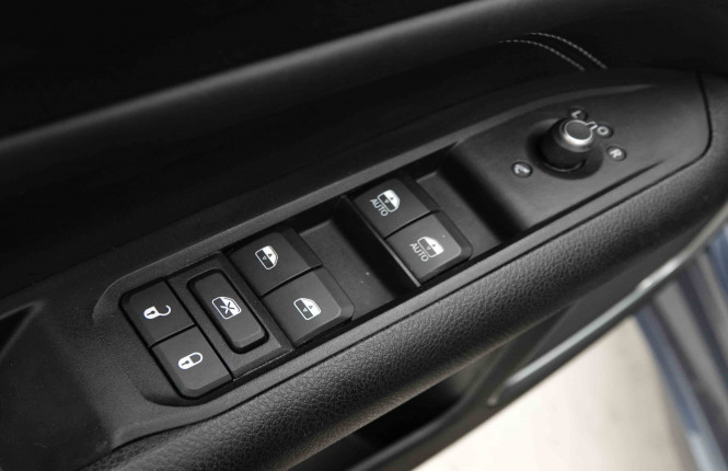 JEEP_JEEP_COMPASS_2653736_19.jpg JEEP_JEEP_COMPASS_2653736_19.jpg