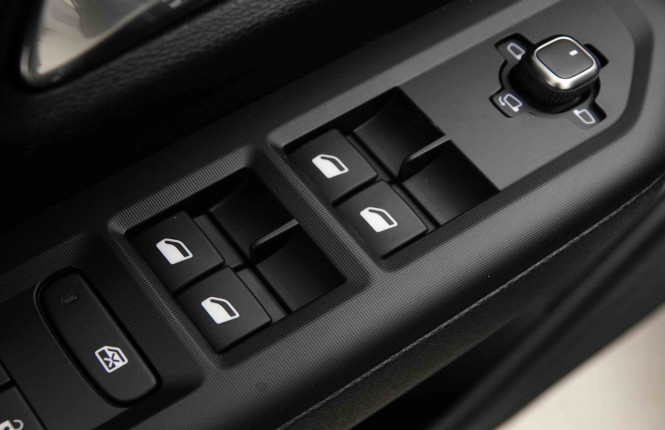 JEEP_JEEP_COMPASS_2654377_18.jpg