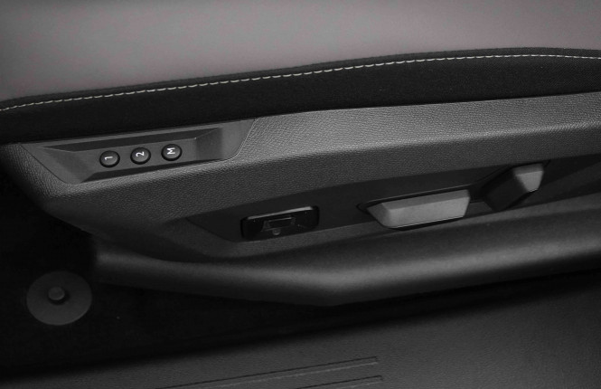 JEEP_JEEP_COMPASS_2654377_19.jpg