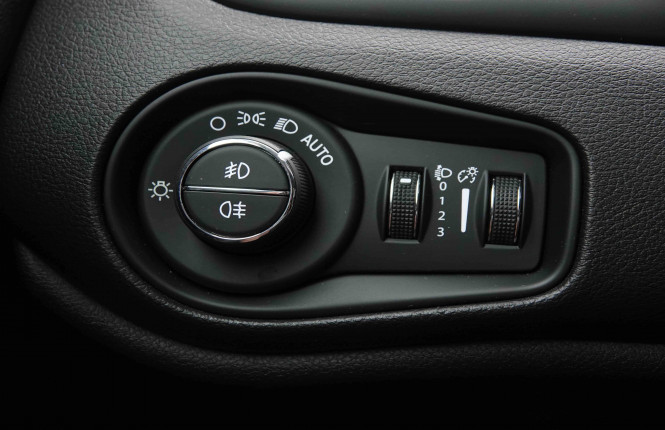 JEEP_JEEP_RENEGADE_2548918_9.jpg
