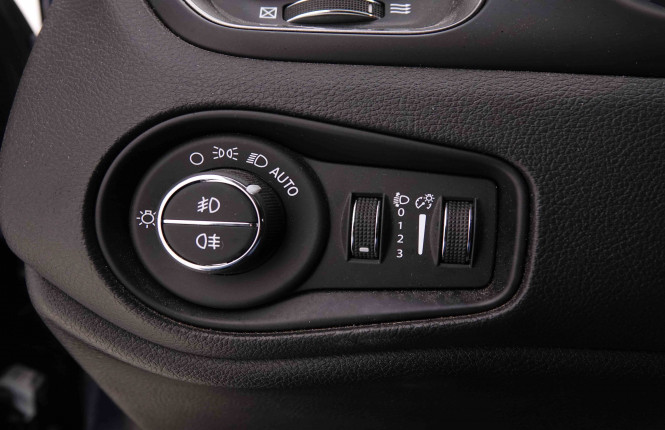 JEEP_JEEP_RENEGADE_2551124_8.jpg JEEP_JEEP_RENEGADE_2551124_8.jpg