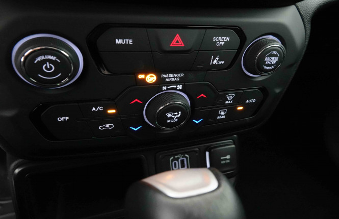JEEP_JEEP_RENEGADE_2653618_13.jpg