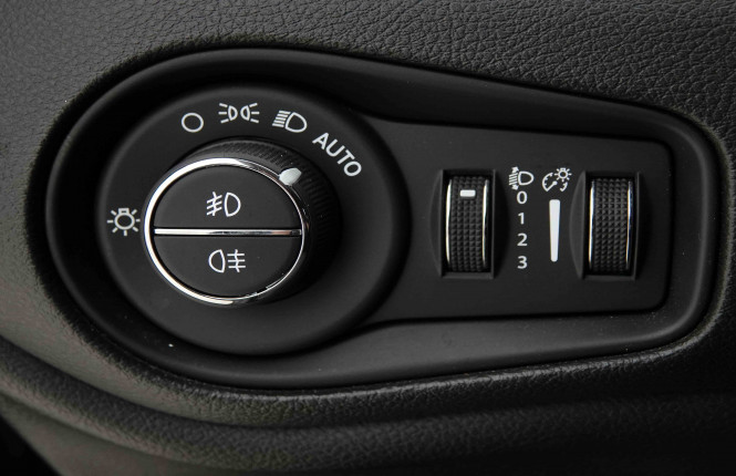 JEEP_JEEP_RENEGADE_2653618_19.jpg
