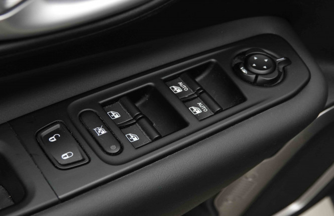 JEEP_JEEP_RENEGADE_2653618_20.jpg