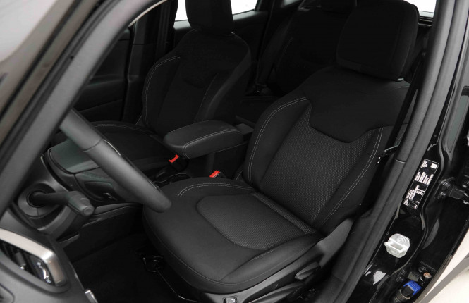 JEEP_JEEP_RENEGADE_2653618_6.jpg