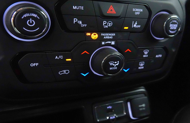 JEEP_JEEP_RENEGADE_2654666_13.jpg JEEP_JEEP_RENEGADE_2654666_13.jpg