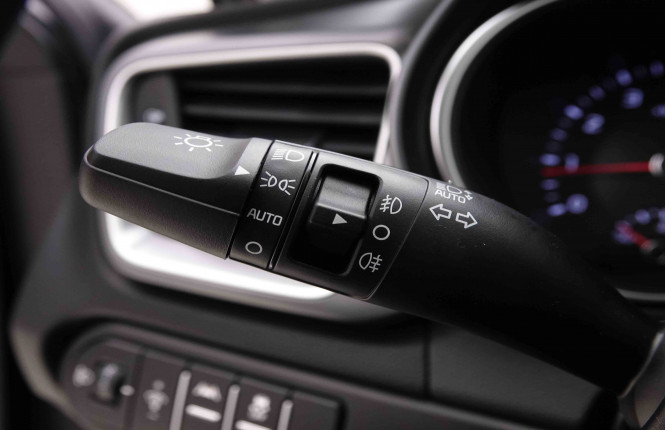 KIA_KIA_CEED SW_2551069_15.jpg KIA_KIA_CEED SW_2551069_15.jpg