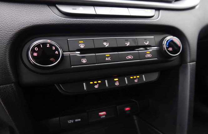 KIA_KIA_CEED SW_2551070_13.jpg KIA_KIA_CEED SW_2551070_13.jpg