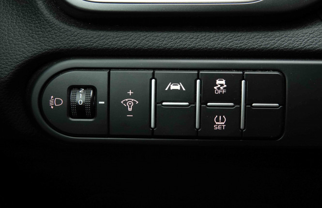 KIA_KIA_CEED SW_2654478_18.jpg KIA_KIA_CEED SW_2654478_18.jpg