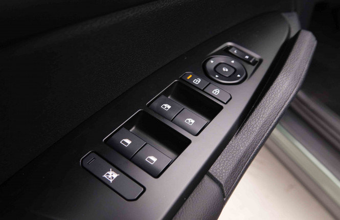 KIA_KIA_SPORTAGE_2549741_21.jpg