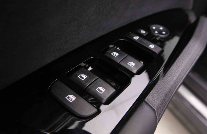 KIA_KIA_SPORTAGE_2550325_25.jpg