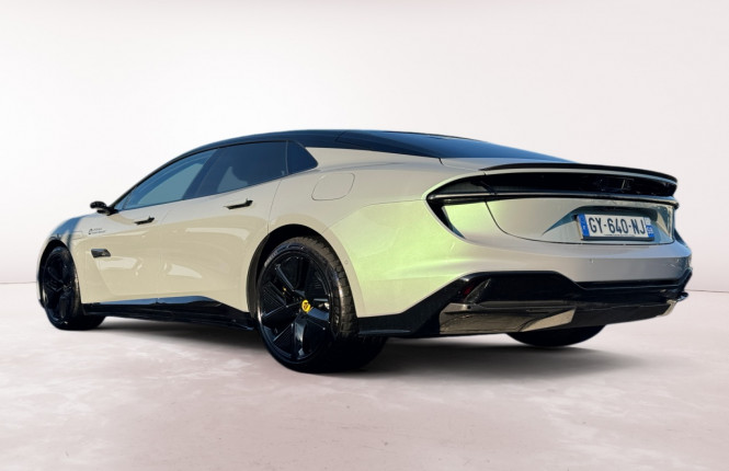 LOTUS_LOTUS_EMEYA_2547237_3.jpg