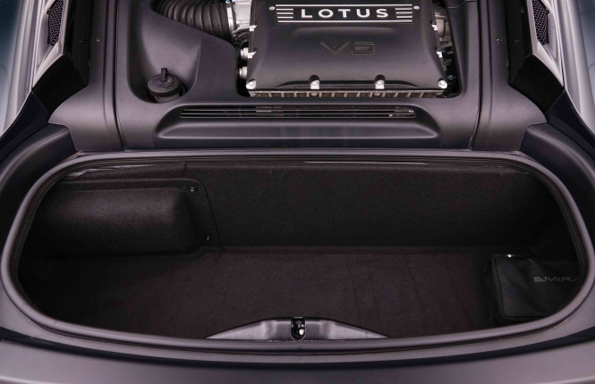 LOTUS_LOTUS_EMIRA_2547217_6.jpg