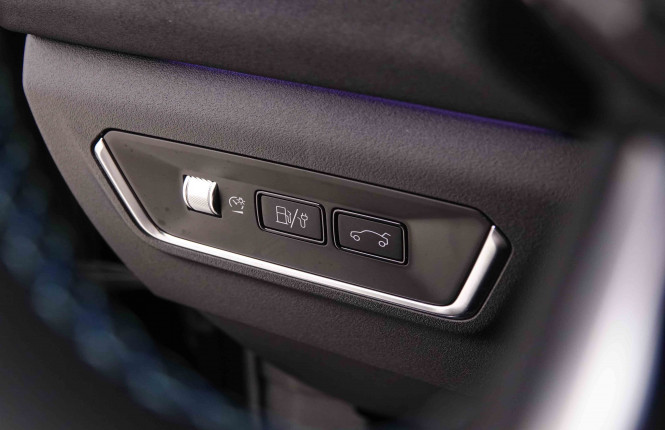 LYNKCO_LYNKCO_01_2549660_9.jpg