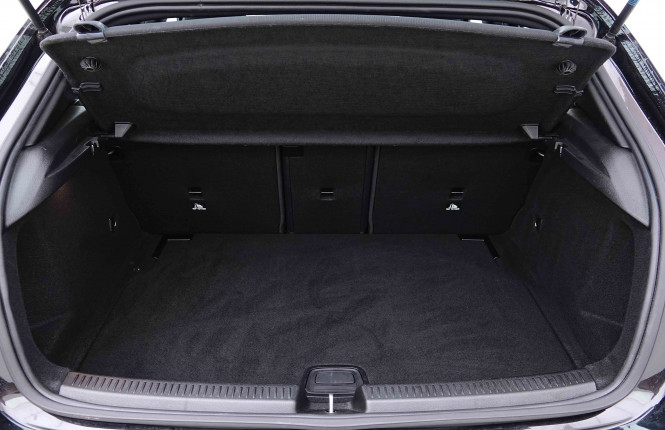 MERCEDES_MERCEDES_AKLASSE_2655417_5.jpg