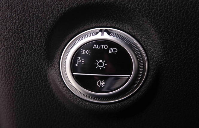 MERCEDES_MERCEDES_CKLASSE_2548459_38.jpg