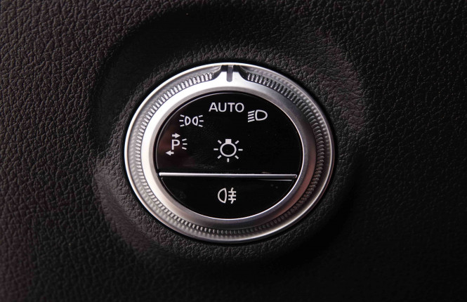 MERCEDES_MERCEDES_CKLASSE_2549005_9.jpg