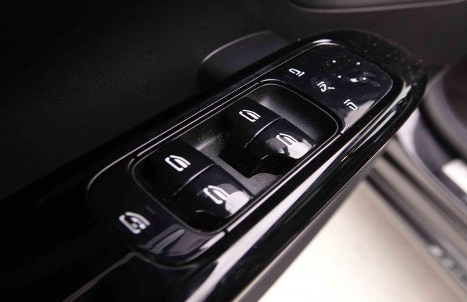 MERCEDES_MERCEDES_CKLASSE_2550180_24.jpg