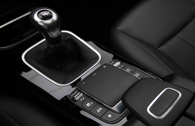 MERCEDES_MERCEDES_CLA_2549500_17.jpg