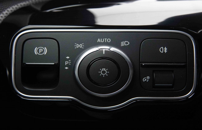 MERCEDES_MERCEDES_CLA_2550117_10.jpg