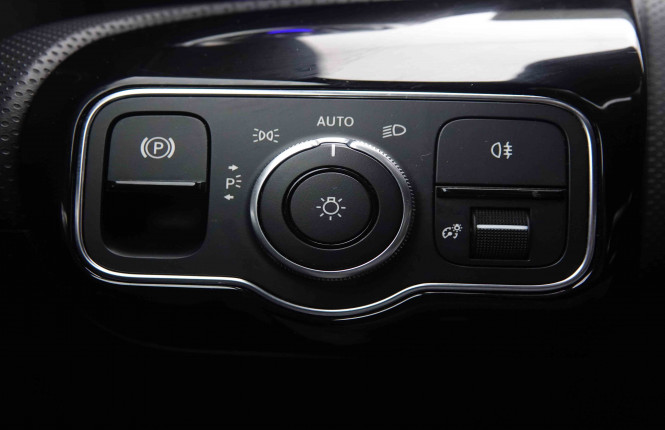 MERCEDES_MERCEDES_CLA_2550123_9.jpg