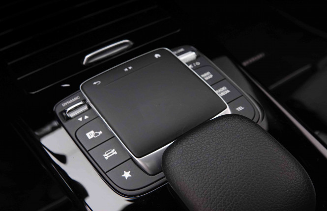 MERCEDES_MERCEDES_CLA_2550299_16.jpg
