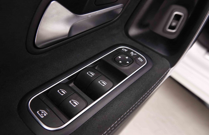 MERCEDES_MERCEDES_CLA_2550299_23.jpg
