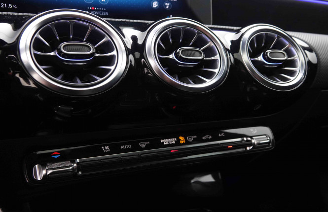 MERCEDES_MERCEDES_CLA_2551085_14.jpg