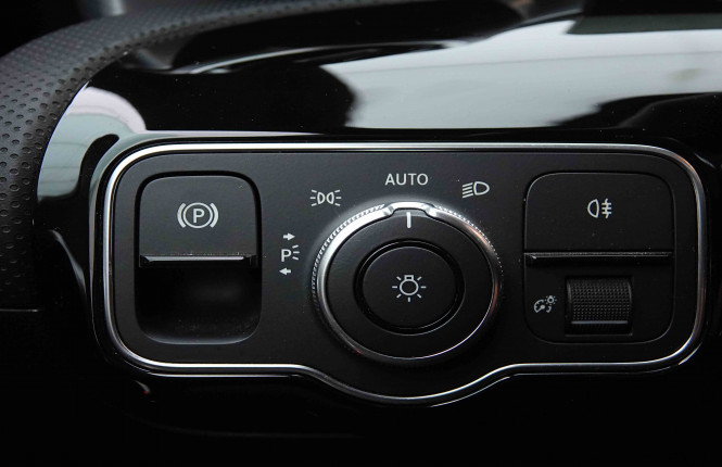 MERCEDES_MERCEDES_CLA_2655073_19.jpg