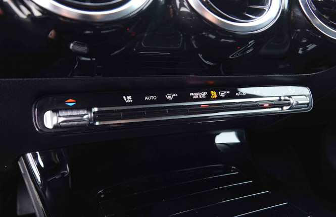 MERCEDES_MERCEDES_CLA_2655342_14.jpg