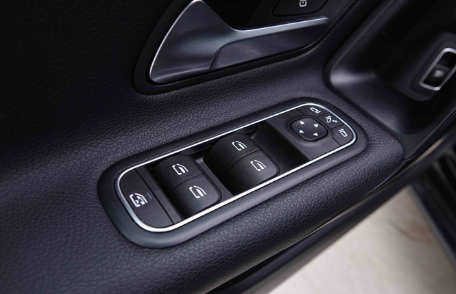 MERCEDES_MERCEDES_CLA_2655342_20.jpg