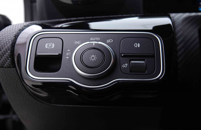 MERCEDES_MERCEDES_CLA_2655342_9.jpg