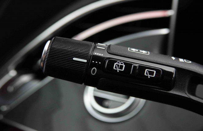 MERCEDES_MERCEDES_EKLASSE_2548880_19.jpg