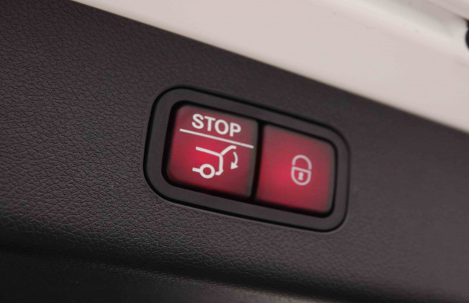 MERCEDES_MERCEDES_EKLASSE_2548880_6.jpg