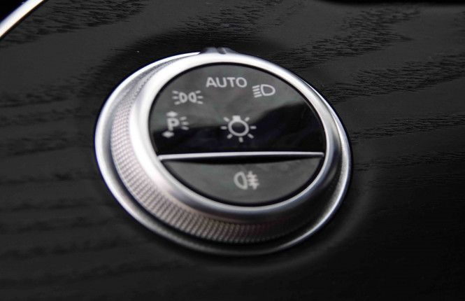 MERCEDES_MERCEDES_EKLASSE_2548881_9.jpg MERCEDES_MERCEDES_EKLASSE_2548881_9.jpg