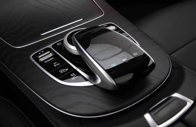 MERCEDES_MERCEDES_EKLASSE_2549663_19.jpg