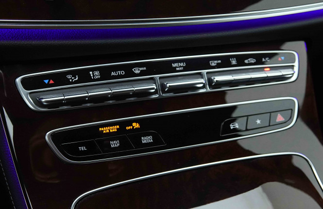 MERCEDES_MERCEDES_EKLASSE_2654598_16.jpg
